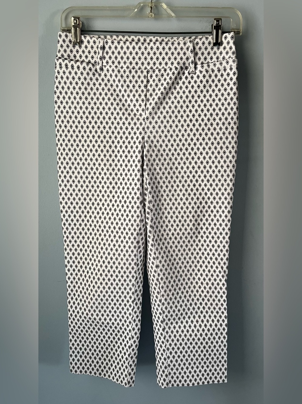 Reitmans Black & White Patterned Pull-On Stretch Capri Pants Size 2 Pockets